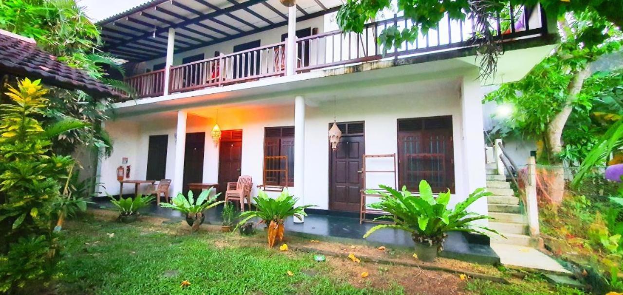 Hotel Sundance Surf Coconut Point Weligama Exteriér fotografie