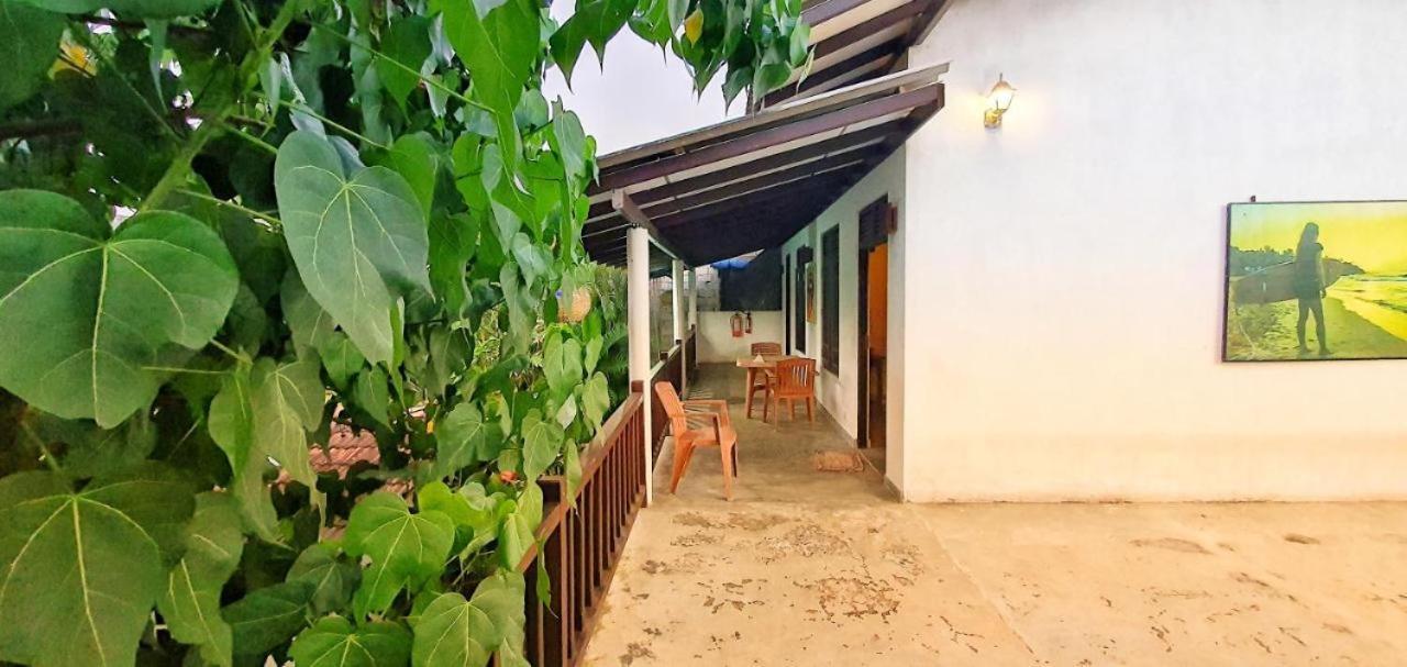 Hotel Sundance Surf Coconut Point Weligama Exteriér fotografie